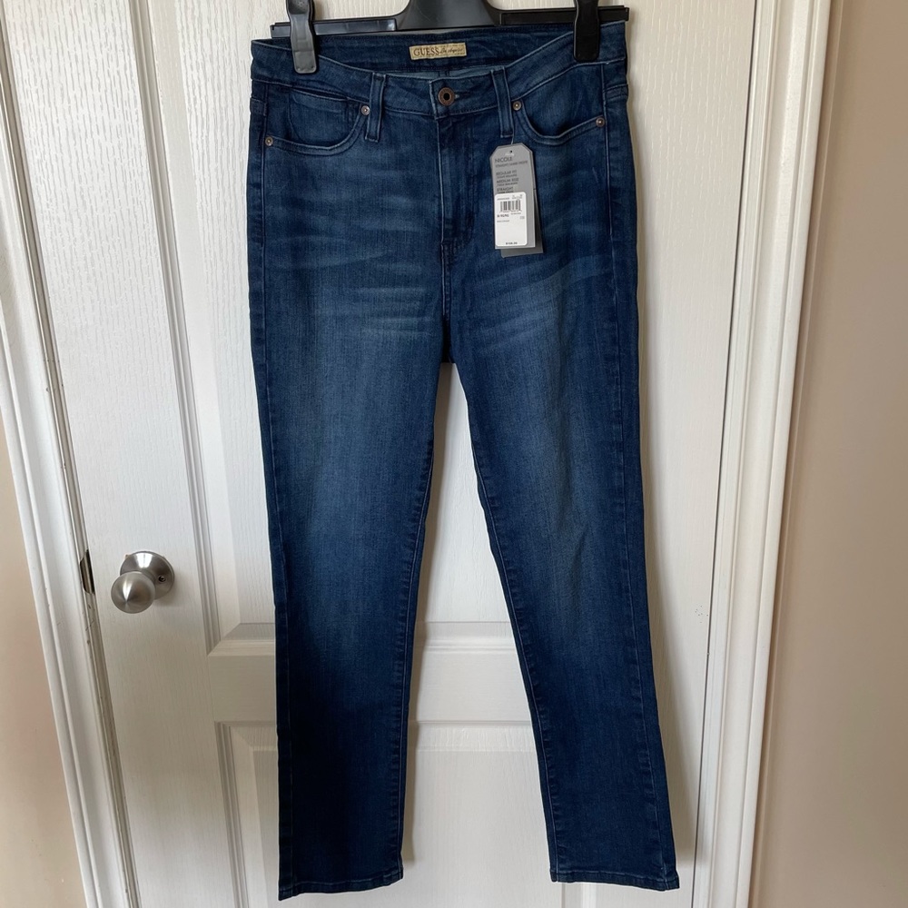 🌹 Guess Jeans. Size 30 Regular. Mid-Rise. Nicole Straight. NWT.